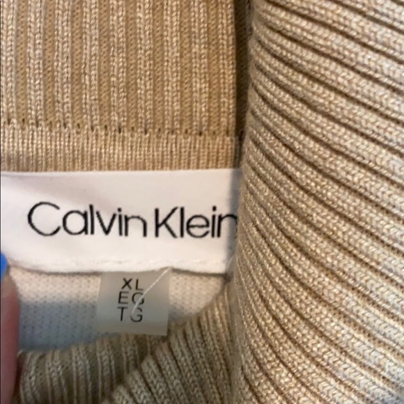 Calvin Klein turtleneck - Picture 2 of 4